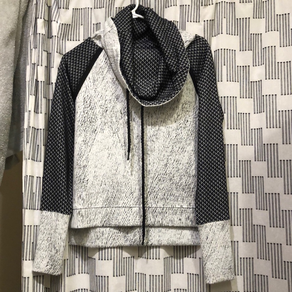 lukka luck high-end pullover